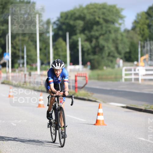 17.08.2025 - KN Förde Triathlon 2025 Yannick Fuchs http://msf.ph/oto/8613309 17.08.2025 09:19:10 Radfahren 108, 109, 110, 113, 116 meine-sportfotos.de