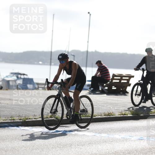 17.08.2025 - KN Förde Triathlon 2025 Yannick Fuchs http://msf.ph/oto/8613422 17.08.2025 09:20:31 Radfahren 120, 126, 127, 198, 117, 125 meine-sportfotos.de
