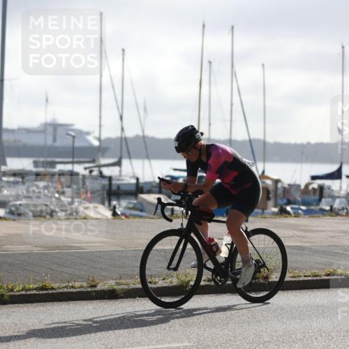17.08.2025 - KN Förde Triathlon 2025 Yannick Fuchs http://msf.ph/oto/8613441 17.08.2025 09:20:35 Radfahren 120, 127, 148, 126, 127, 198 meine-sportfotos.de