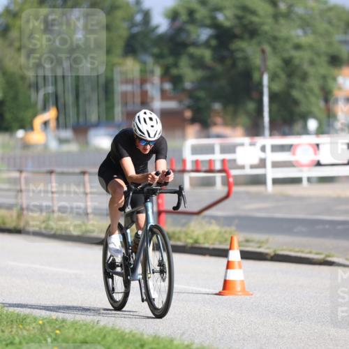 17.08.2025 - KN Förde Triathlon 2025 Yannick Fuchs http://msf.ph/oto/8613476 17.08.2025 09:21:05 Radfahren 136 meine-sportfotos.de