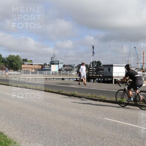 17.08.2025 - KN Förde Triathlon 2025 Yannick Fuchs http://msf.ph/oto/8613708 17.08.2025 09:48:11 Radfahren 142, 144, 180, 249 meine-sportfotos.de
