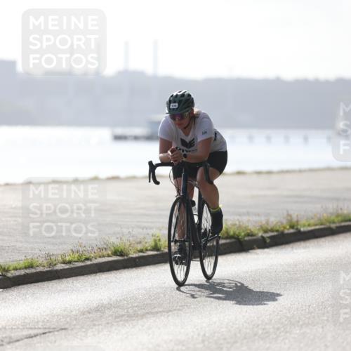 17.08.2025 - KN Förde Triathlon 2025 Yannick Fuchs http://msf.ph/oto/8613714 17.08.2025 09:22:52 Radfahren 139, 143 meine-sportfotos.de