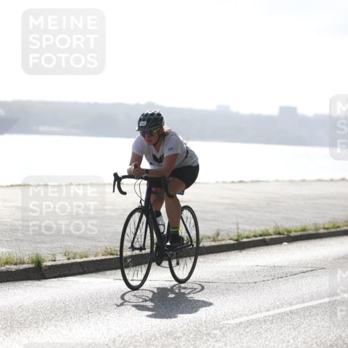 17.08.2025 - KN Förde Triathlon 2025 Yannick Fuchs http://msf.ph/oto/8613719 17.08.2025 09:22:53 Radfahren 139, 143 meine-sportfotos.de