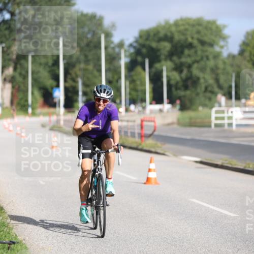 17.08.2025 - KN Förde Triathlon 2025 Yannick Fuchs http://msf.ph/oto/8613772 17.08.2025 09:23:28 Radfahren 122, 138 meine-sportfotos.de