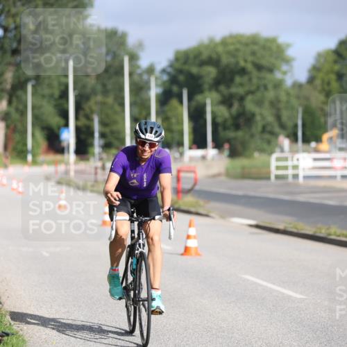 17.08.2025 - KN Förde Triathlon 2025 Yannick Fuchs http://msf.ph/oto/8613773 17.08.2025 09:23:28 Radfahren 122, 138 meine-sportfotos.de