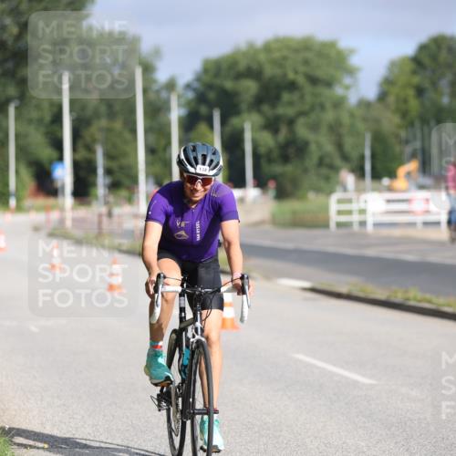 17.08.2025 - KN Förde Triathlon 2025 Yannick Fuchs http://msf.ph/oto/8613775 17.08.2025 09:23:29 Radfahren 122, 138 meine-sportfotos.de