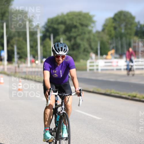 17.08.2025 - KN Förde Triathlon 2025 Yannick Fuchs http://msf.ph/oto/8613777 17.08.2025 09:23:29 Radfahren 122, 138 meine-sportfotos.de
