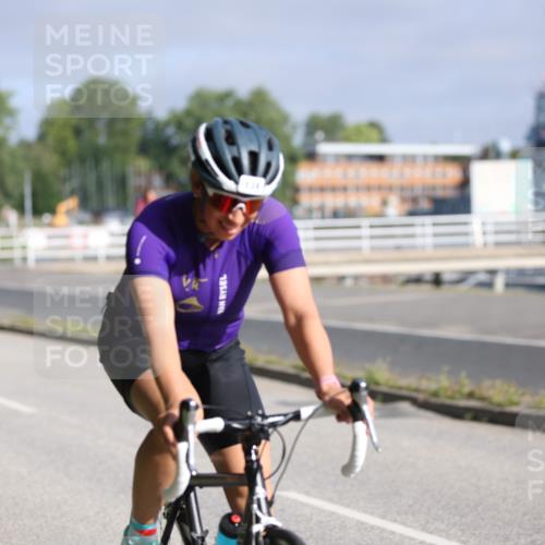 17.08.2025 - KN Förde Triathlon 2025 Yannick Fuchs http://msf.ph/oto/8613782 17.08.2025 09:23:29 Radfahren 122, 138 meine-sportfotos.de