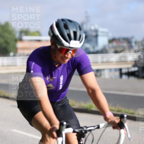 17.08.2025 - KN Förde Triathlon 2025 Yannick Fuchs http://msf.ph/oto/8613784 17.08.2025 09:23:29 Radfahren 122, 138 meine-sportfotos.de