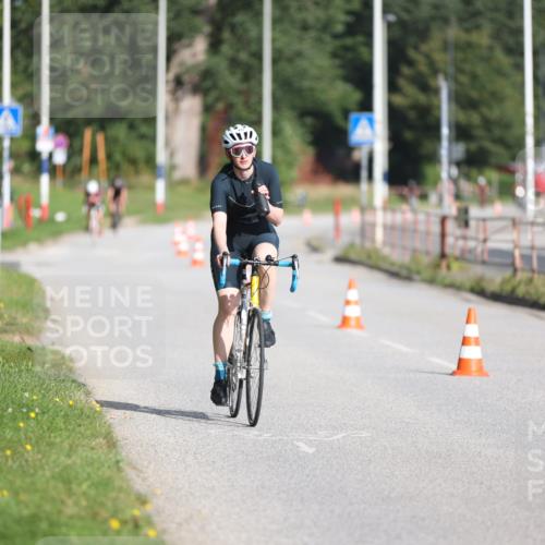 17.08.2025 - KN Förde Triathlon 2025 Yannick Fuchs http://msf.ph/oto/8613787 17.08.2025 09:23:32 Radfahren 122, 138 meine-sportfotos.de