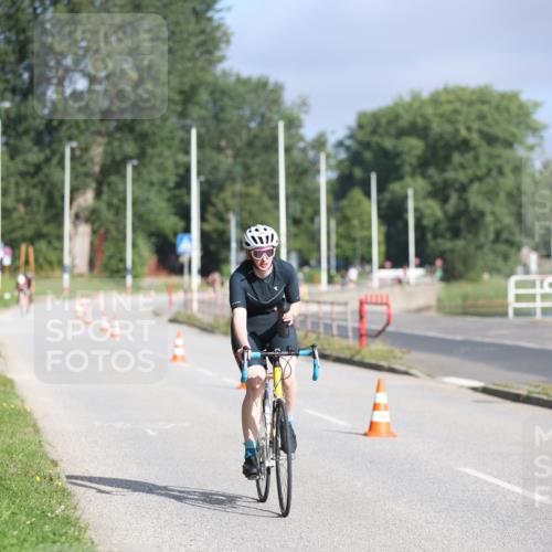 17.08.2025 - KN Förde Triathlon 2025 Yannick Fuchs http://msf.ph/oto/8613794 17.08.2025 09:23:33 Radfahren 122, 152, 138 meine-sportfotos.de