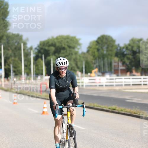 17.08.2025 - KN Förde Triathlon 2025 Yannick Fuchs http://msf.ph/oto/8613798 17.08.2025 09:23:34 Radfahren 122, 147, 152, 138 meine-sportfotos.de