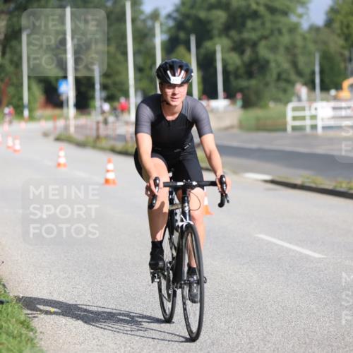 17.08.2025 - KN Förde Triathlon 2025 Yannick Fuchs http://msf.ph/oto/8613817 17.08.2025 09:23:44 Radfahren 145, 146, 147, 152 meine-sportfotos.de