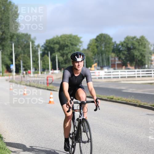 17.08.2025 - KN Förde Triathlon 2025 Yannick Fuchs http://msf.ph/oto/8613821 17.08.2025 09:23:44 Radfahren 145, 146, 147, 152 meine-sportfotos.de