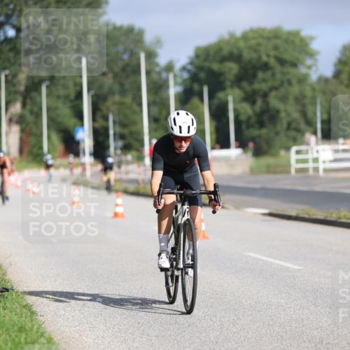 17.08.2025 - KN Förde Triathlon 2025 Yannick Fuchs http://msf.ph/oto/8613889 17.08.2025 09:24:17 Radfahren 128, 150, 162, 144 meine-sportfotos.de