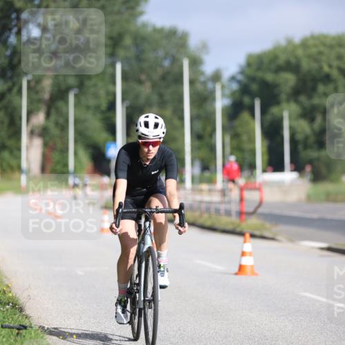 17.08.2025 - KN Förde Triathlon 2025 Yannick Fuchs http://msf.ph/oto/8613906 17.08.2025 09:24:23 Radfahren 128, 143, 150, 166, 128, 162 meine-sportfotos.de