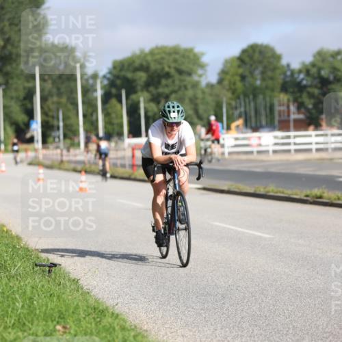 17.08.2025 - KN Förde Triathlon 2025 Yannick Fuchs http://msf.ph/oto/8613923 17.08.2025 09:24:42 Radfahren 139, 141, 252 meine-sportfotos.de