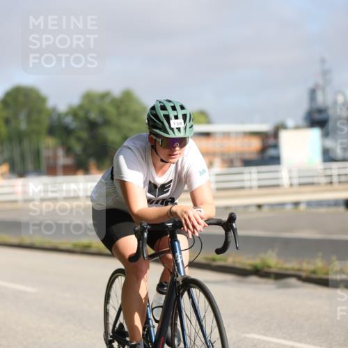 17.08.2025 - KN Förde Triathlon 2025 Yannick Fuchs http://msf.ph/oto/8613926 17.08.2025 09:24:43 Radfahren 139, 141, 252 meine-sportfotos.de