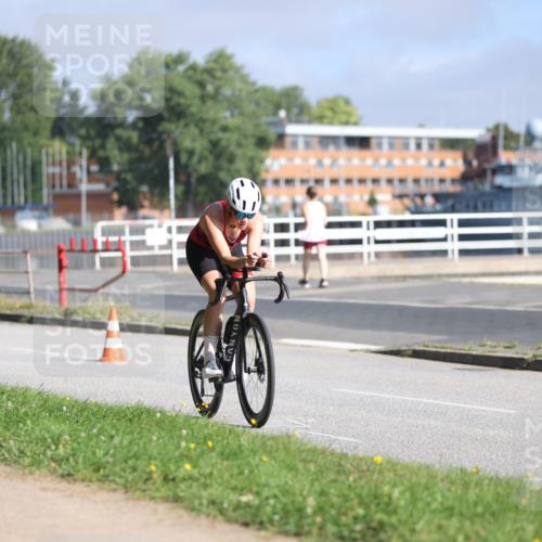 17.08.2025 - KN Förde Triathlon 2025 Yannick Fuchs http://msf.ph/oto/8614171 17.08.2025 09:27:04 Radfahren 101, 105, 177, 180, 253 meine-sportfotos.de