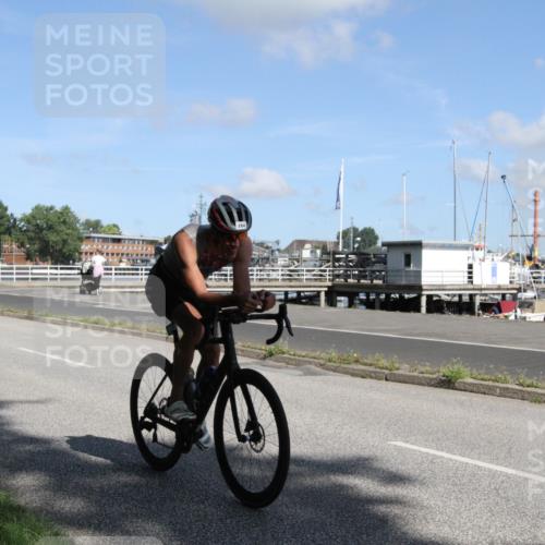 17.08.2025 - KN Förde Triathlon 2025 Yannick Fuchs http://msf.ph/oto/8614521 17.08.2025 11:05:10 Radfahren 282, 284, 296 meine-sportfotos.de