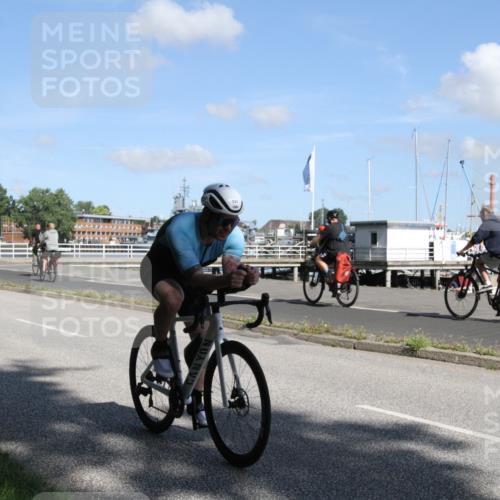 17.08.2025 - KN Förde Triathlon 2025 Yannick Fuchs http://msf.ph/oto/8614620 17.08.2025 11:11:13 Radfahren 331, 339, 348 meine-sportfotos.de