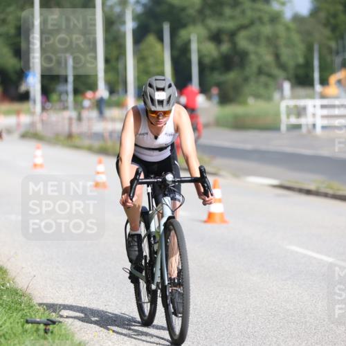17.08.2025 - KN Förde Triathlon 2025 Yannick Fuchs http://msf.ph/oto/8614910 17.08.2025 10:02:55 Radfahren 153, 181, 137 meine-sportfotos.de