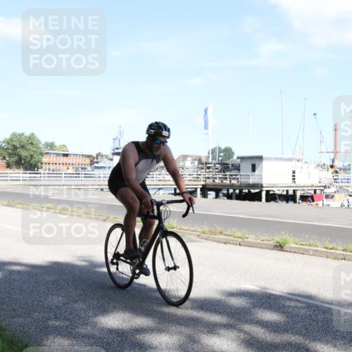 17.08.2025 - KN Förde Triathlon 2025 Yannick Fuchs http://msf.ph/oto/8615285 17.08.2025 11:23:00 Radfahren 281, 343, 370, 601, 616 meine-sportfotos.de