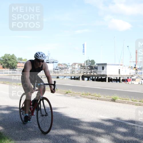 17.08.2025 - KN Förde Triathlon 2025 Yannick Fuchs http://msf.ph/oto/8615453 17.08.2025 11:24:43 Radfahren 326, 370, 371, 616, 621 meine-sportfotos.de