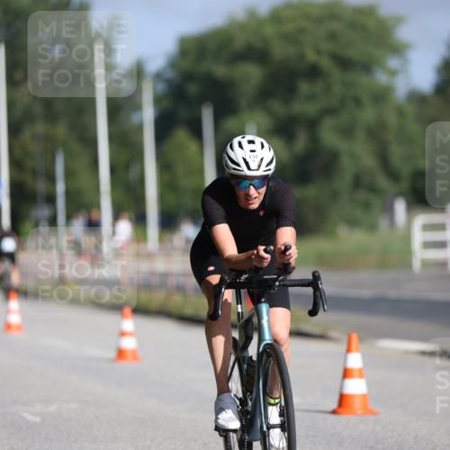 17.08.2025 - KN Förde Triathlon 2025 Yannick Fuchs http://msf.ph/oto/8615530 17.08.2025 09:31:22 Radfahren 104, 120, 127, 133, 136, 148, 170, 190, 196, 211, 215, 230, 235, 133, 198, 219 meine-sportfotos.de