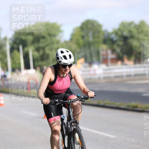 17.08.2025 - KN Förde Triathlon 2025 Yannick Fuchs http://msf.ph/oto/8615987 17.08.2025 09:33:31 Radfahren 120, 231, 237, 118 meine-sportfotos.de