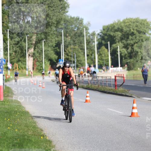 17.08.2025 - KN Förde Triathlon 2025 Yannick Fuchs http://msf.ph/oto/8616000 17.08.2025 09:33:34 Radfahren 120, 150, 231, 234, 237, 120 meine-sportfotos.de