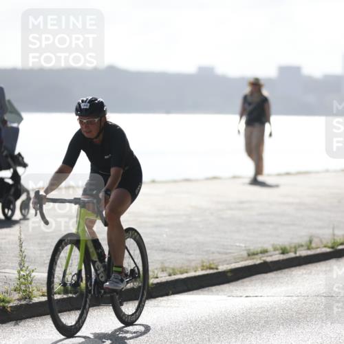 17.08.2025 - KN Förde Triathlon 2025 Yannick Fuchs http://msf.ph/oto/8616306 17.08.2025 09:35:11 Radfahren 101, 144, 194, 151 meine-sportfotos.de