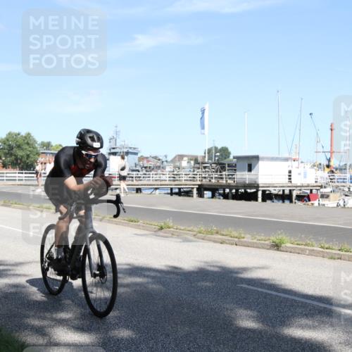 17.08.2025 - KN Förde Triathlon 2025 Yannick Fuchs http://msf.ph/oto/8616797 17.08.2025 11:40:51 Radfahren 358, 364 meine-sportfotos.de