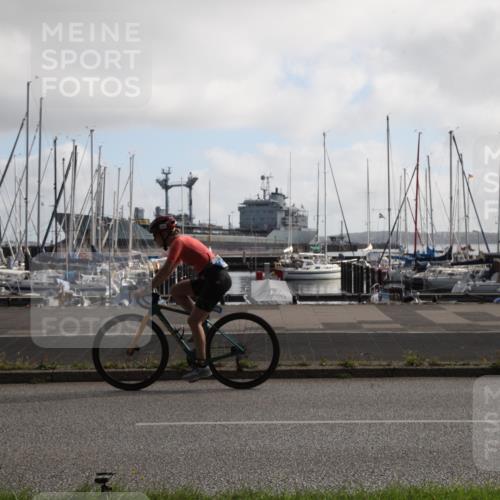 17.08.2025 - KN Förde Triathlon 2025 Yannick Fuchs http://msf.ph/oto/8617443 17.08.2025 09:44:36 Radfahren 225, 246 meine-sportfotos.de