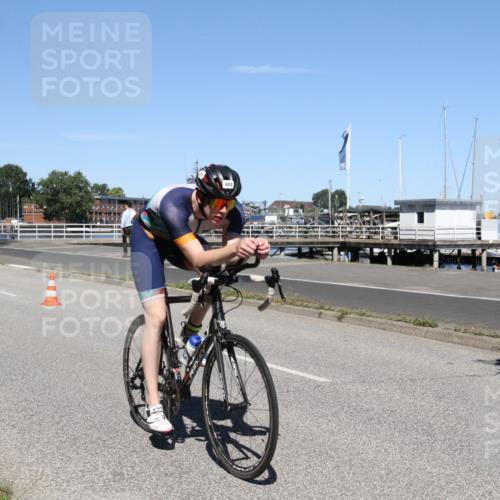 17.08.2025 - KN Förde Triathlon 2025 Yannick Fuchs http://msf.ph/oto/8617619 17.08.2025 12:45:03 Radfahren 402, 418 meine-sportfotos.de