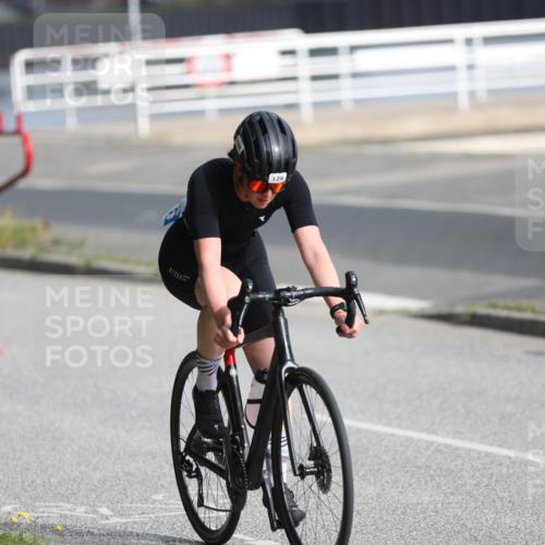 17.08.2025 - KN Förde Triathlon 2025 Yannick Fuchs http://msf.ph/oto/8617822 17.08.2025 09:43:23 Radfahren 105, 126, 190, 197, 210, 235, 253, 170, 216 meine-sportfotos.de