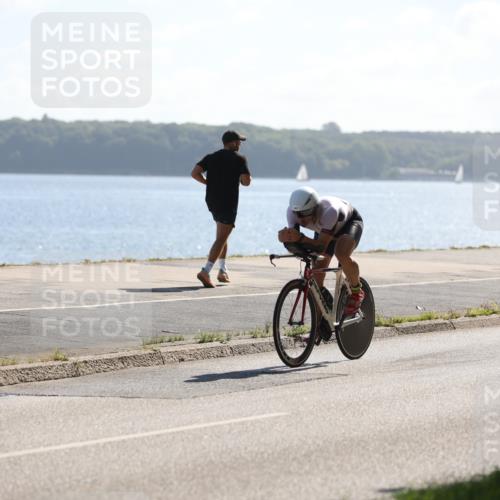 17.08.2025 - KN Förde Triathlon 2025 Yannick Fuchs http://msf.ph/oto/8622026 17.08.2025 11:03:06 Radfahren 263, 269, 273, 278, 287, 273, 274, 280 meine-sportfotos.de