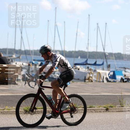 17.08.2025 - KN Förde Triathlon 2025 Yannick Fuchs http://msf.ph/oto/8622132 17.08.2025 11:06:25 Radfahren 297, 299 meine-sportfotos.de