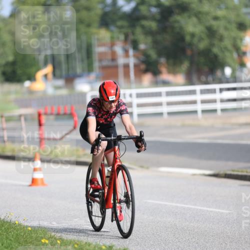 17.08.2025 - KN Förde Triathlon 2025 Yannick Fuchs http://msf.ph/oto/8622203 17.08.2025 09:46:59 Radfahren 143, 200, 116, 166 meine-sportfotos.de