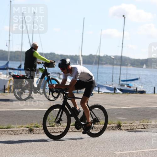 17.08.2025 - KN Förde Triathlon 2025 Yannick Fuchs http://msf.ph/oto/8622334 17.08.2025 11:09:03 Radfahren 264, 268, 390, 601, 643 meine-sportfotos.de