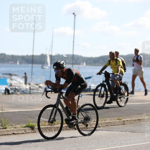 17.08.2025 - KN Förde Triathlon 2025 Yannick Fuchs http://msf.ph/oto/8622372 17.08.2025 11:09:22 Radfahren 279, 312, 358, 608, 319 meine-sportfotos.de