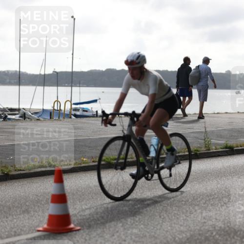 17.08.2025 - KN Förde Triathlon 2025 Yannick Fuchs http://msf.ph/oto/8622529 17.08.2025 09:49:34 Radfahren 110, 140, 153, 158, 179, 185, 240, 241, 173, 181 meine-sportfotos.de