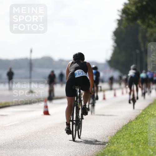 17.08.2025 - KN Förde Triathlon 2025 Yannick Fuchs http://msf.ph/oto/8622650 17.08.2025 09:51:13 Radfahren 131, 172, 179, 240, 241, 108, 161, 250 meine-sportfotos.de