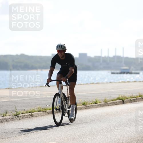 17.08.2025 - KN Förde Triathlon 2025 Yannick Fuchs http://msf.ph/oto/8623029 17.08.2025 11:12:57 Radfahren 263, 267, 339, 348, 351, 372, 610, 611, 349, 360, 606 meine-sportfotos.de
