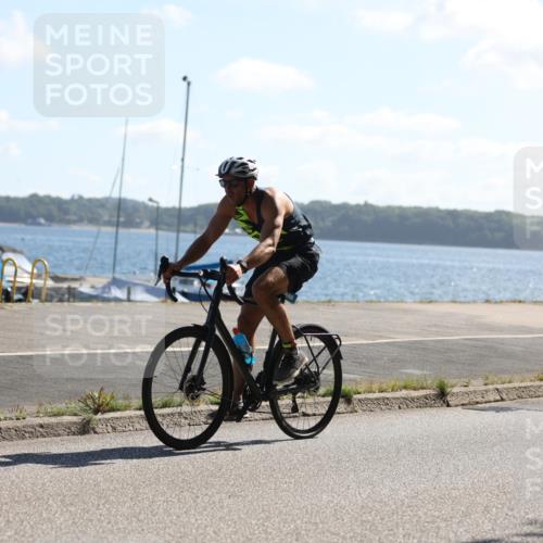 17.08.2025 - KN Förde Triathlon 2025 Yannick Fuchs http://msf.ph/oto/8623103 17.08.2025 11:13:24 Radfahren 287, 329, 330, 345, 353, 362, 374, 377, 380, 613, 619, 625, 638, 272, 330, 341, 621 meine-sportfotos.de