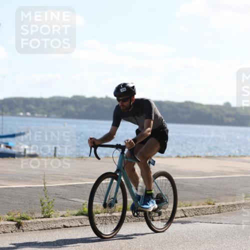 17.08.2025 - KN Förde Triathlon 2025 Yannick Fuchs http://msf.ph/oto/8623228 17.08.2025 11:14:06 Radfahren 273, 280, 356, 373, 612, 616, 617, 332, 350, 370, 387, 620, 635 meine-sportfotos.de