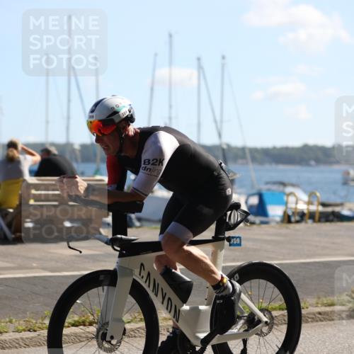 17.08.2025 - KN Förde Triathlon 2025 Yannick Fuchs http://msf.ph/oto/8623301 17.08.2025 11:14:34 Radfahren 263, 296, 303, 306, 328, 349, 352, 389, 288, 337 meine-sportfotos.de
