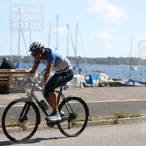 17.08.2025 - KN Förde Triathlon 2025 Yannick Fuchs http://msf.ph/oto/8623337 17.08.2025 11:14:45 Radfahren 296, 361, 369, 372, 606, 610, 303, 328, 349, 352 meine-sportfotos.de