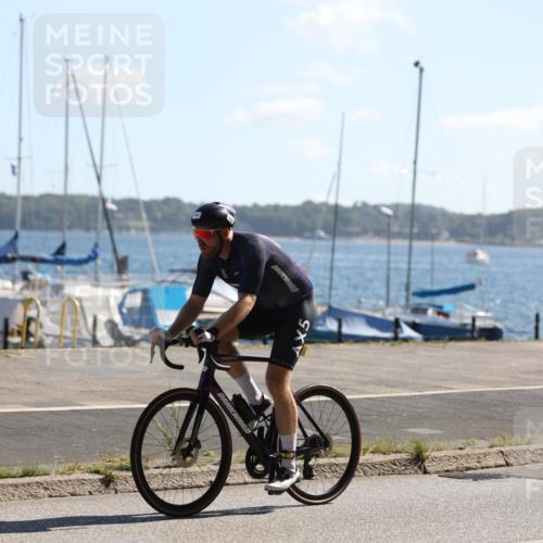17.08.2025 - KN Förde Triathlon 2025 Yannick Fuchs http://msf.ph/oto/8623391 17.08.2025 11:15:05 Radfahren 281, 345, 353, 374, 380, 619, 621, 625, 632, 638, 642, 330, 346, 609, 613, 638 meine-sportfotos.de
