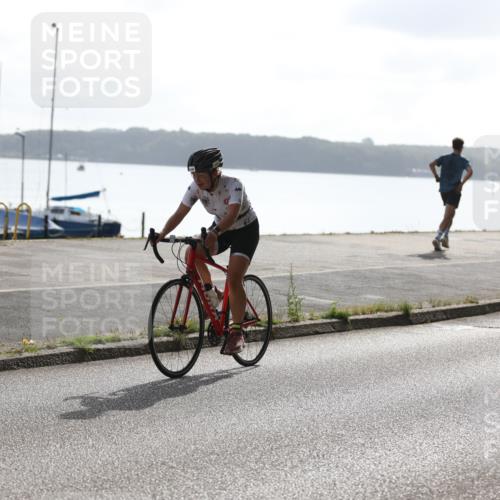 17.08.2025 - KN Förde Triathlon 2025 Yannick Fuchs http://msf.ph/oto/8623405 17.08.2025 09:58:11 Radfahren 143, 197, 249, 118 meine-sportfotos.de
